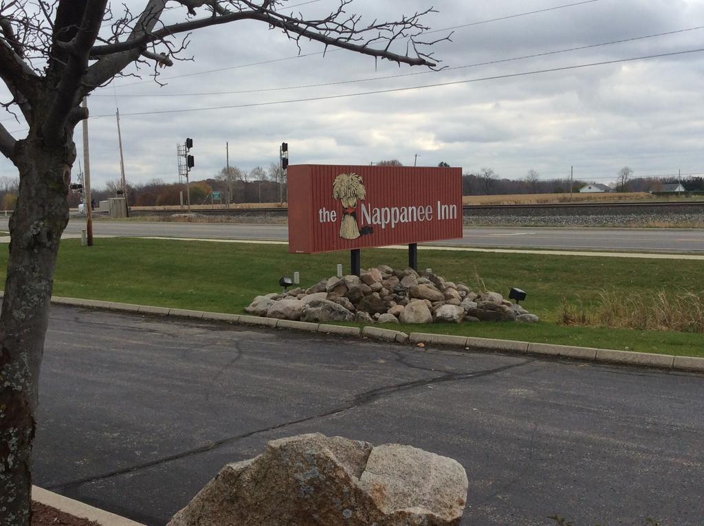 Countryside Inn Nappanee Exterior photo