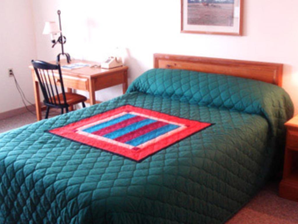 Countryside Inn Nappanee Room photo